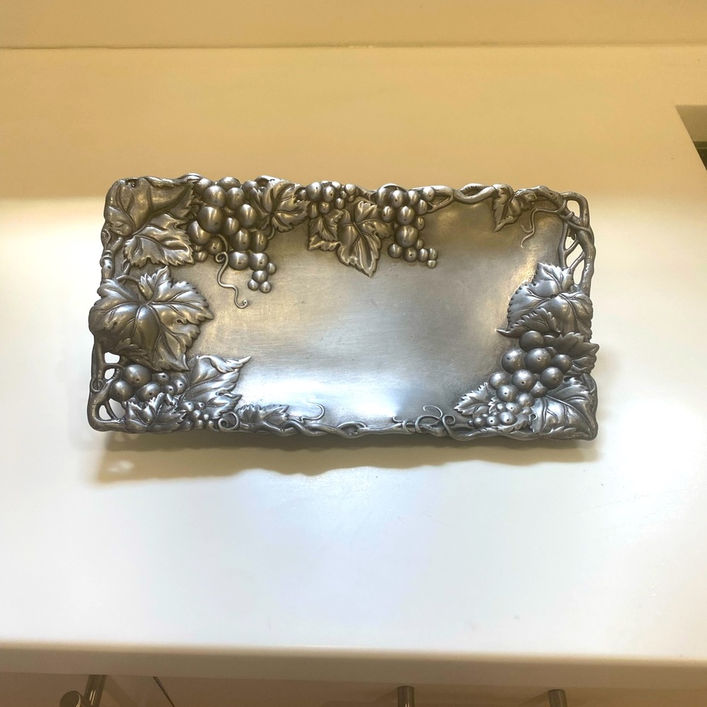 Arthur Court Grape Bread Tray 6x12